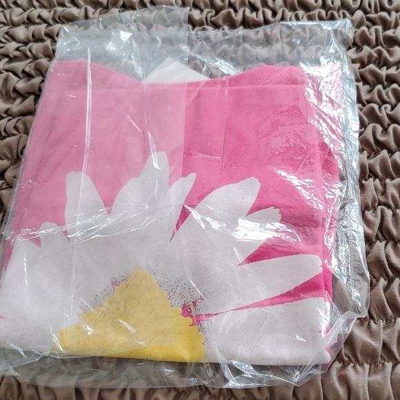 Top - Picture 2 of 2